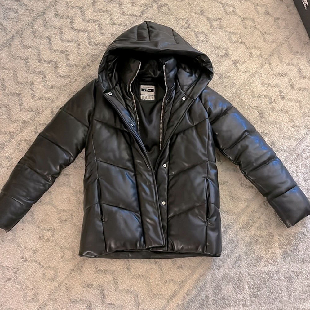 Abercrombie & Fitch Faux Leather Puffer - Ultra Warmth - Black - Small